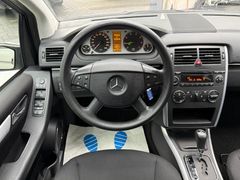 Fahrzeugabbildung Mercedes-Benz B 170 / Automatik Klimaanlage