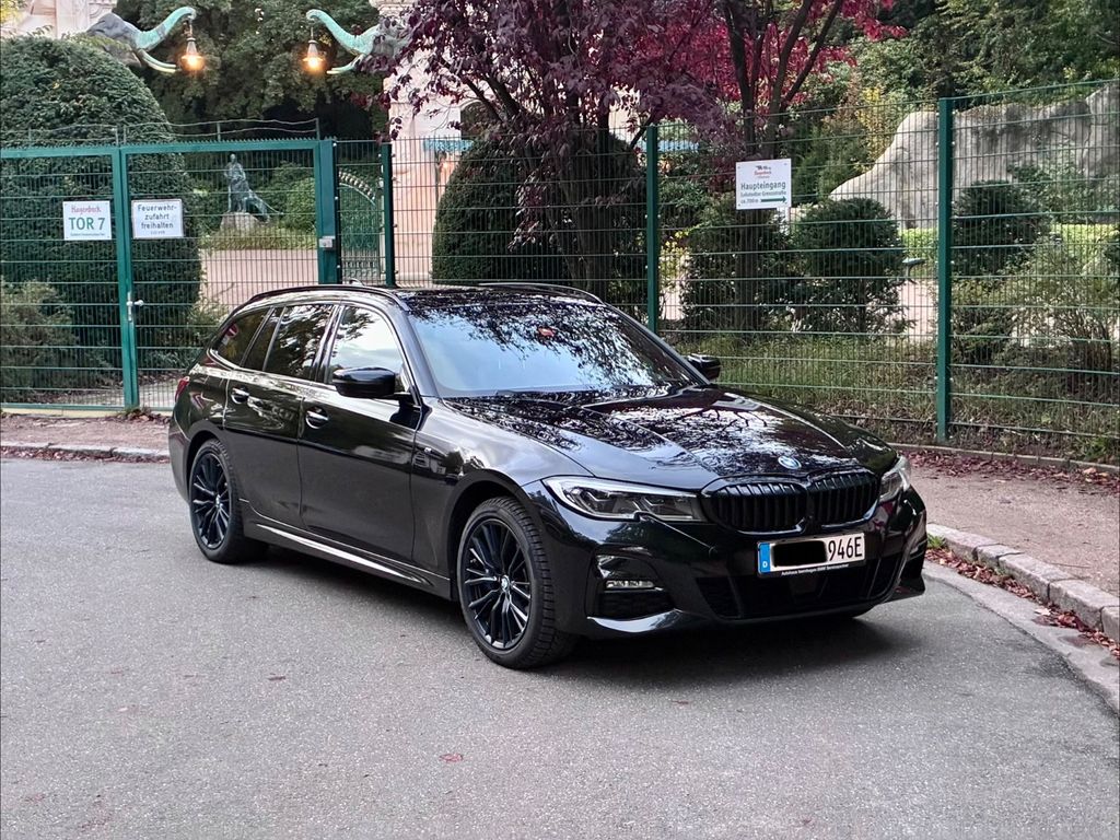 Image of BMW 330