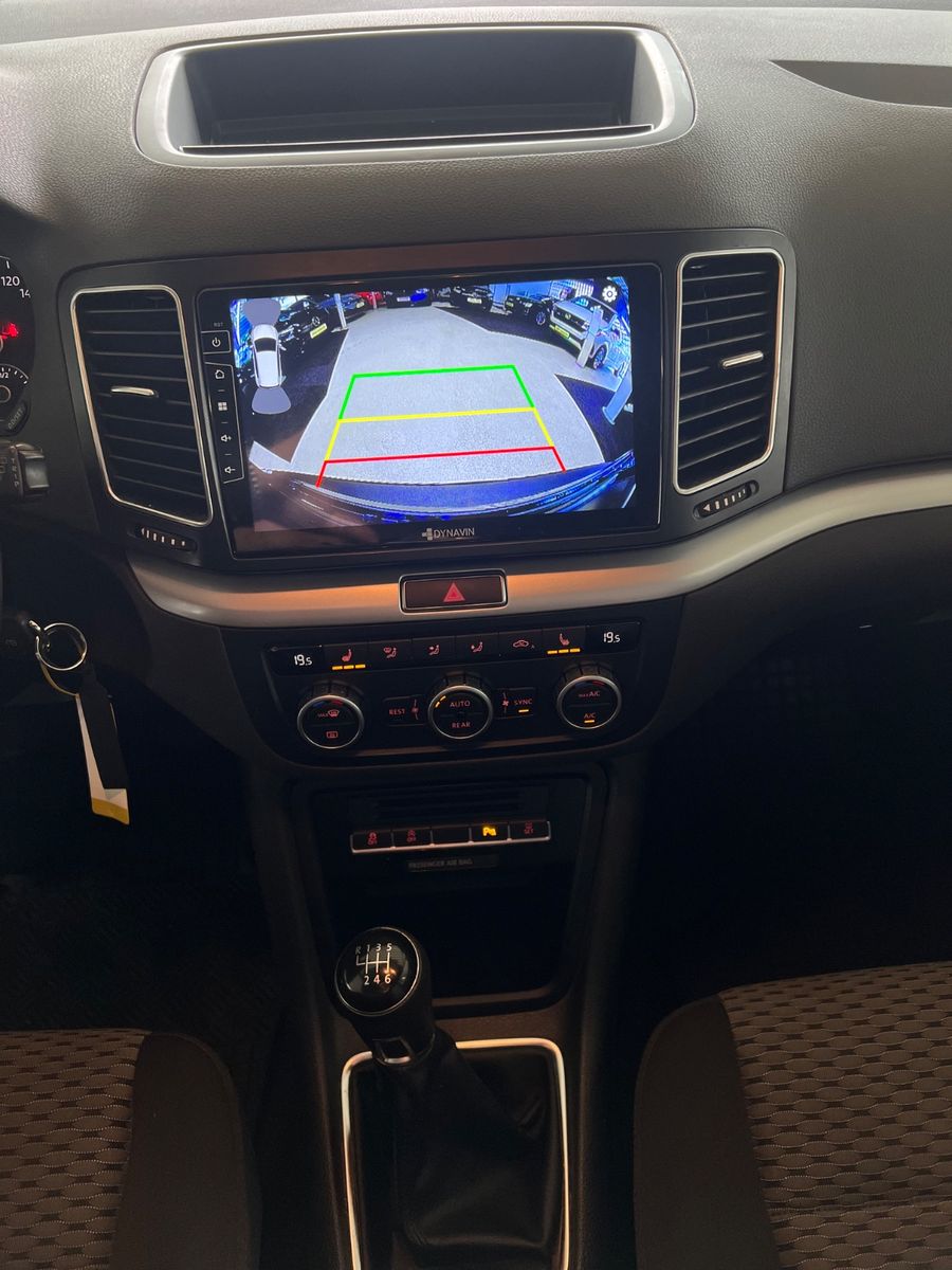 Fahrzeugabbildung Volkswagen Sharan 2.0 TDI BMT*CARPLAY*RÜCKFAHRKAMERA*7.SITZ