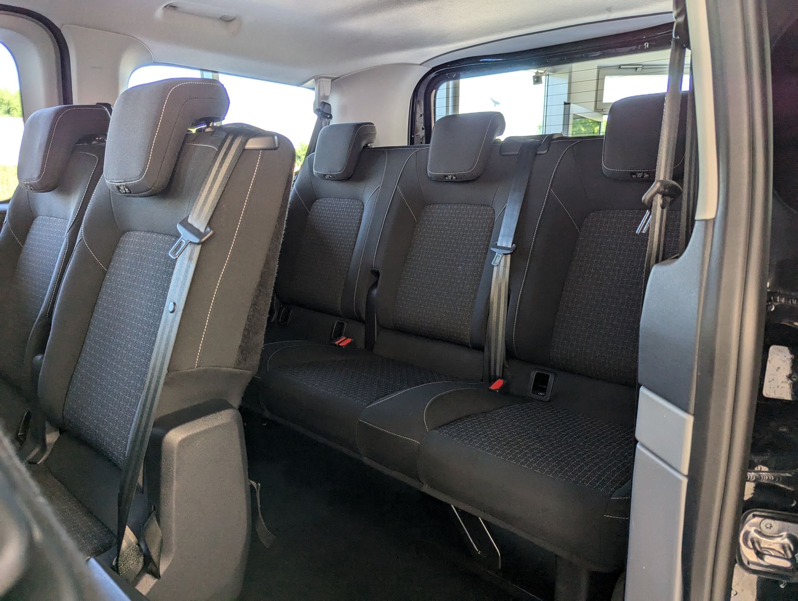 Fahrzeugabbildung Ford Transit Custom 320 L1 Navi 8-Sitze LED Kamera