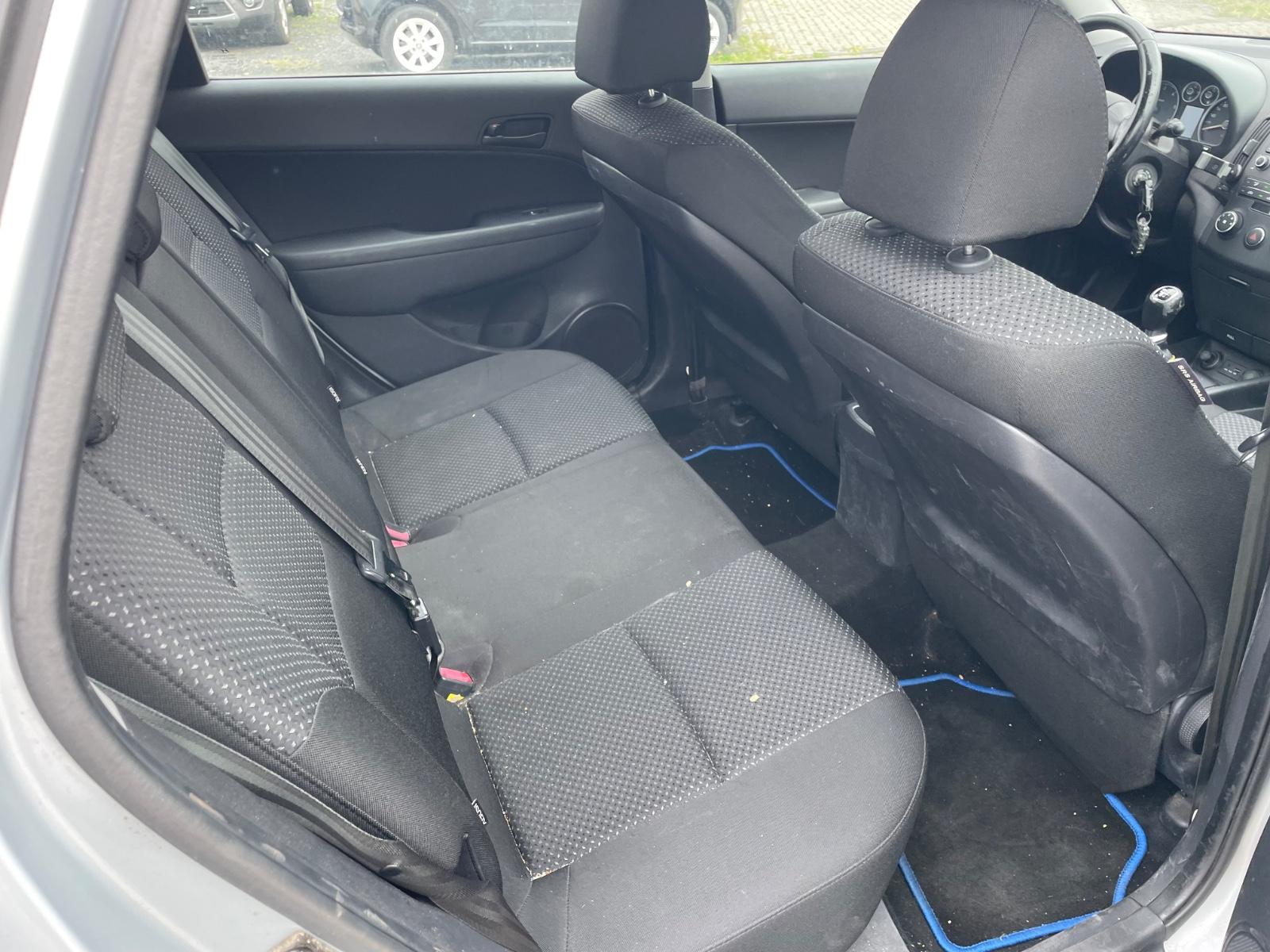 Hyundai i30 2010 — photo 12