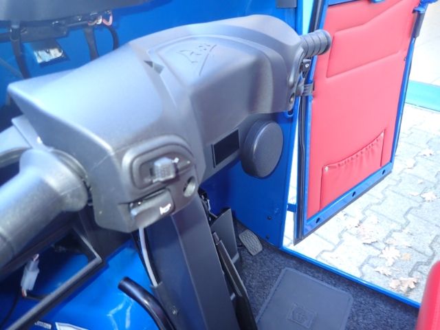 Fahrzeugabbildung Piaggio Ape 50 Cross Country blau, Lieferung in ganz Deu