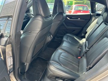 Fahrzeugabbildung Maserati Levante Q4 GranSport