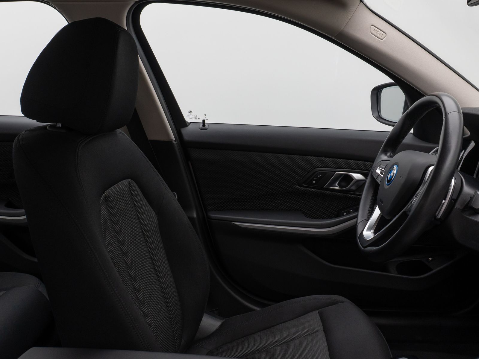 Fahrzeugabbildung BMW 320e 360°DAB WLAN CockPiPro DrivAssis LED Alarm