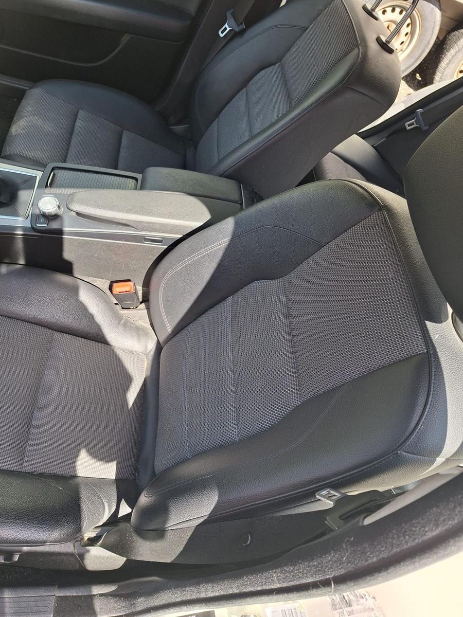 Mercedes-Benz C180 2012 — photo 8