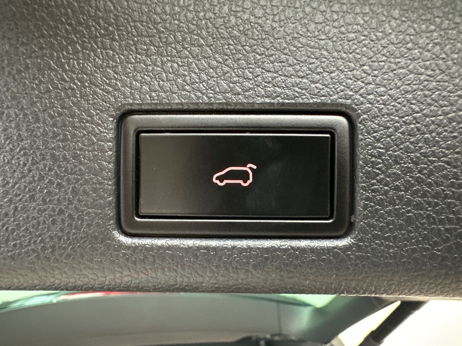 Fahrzeugabbildung SEAT Alhambra 1.4 TSI DSG FR 7Sitzer NAV+XEN+KAM+PANO