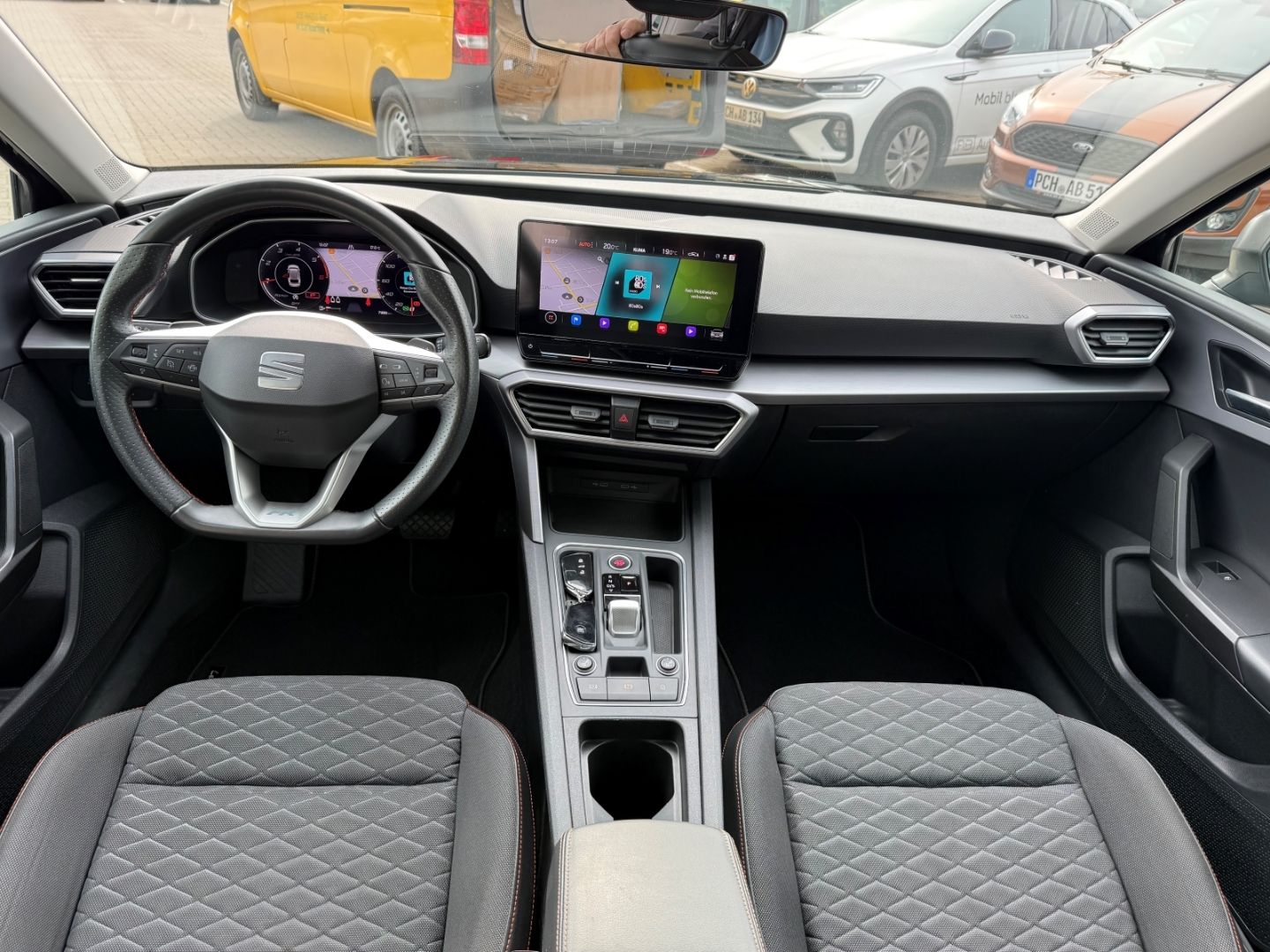 Fahrzeugabbildung SEAT Leon Sportstourer FR Navi Digitales Cockpit LED