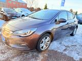 Opel Astra K Lim. 5-trg. Active 1.4 TOURBO - Opel Astra mit Benzin-Antrieb: Limousine, 1.4