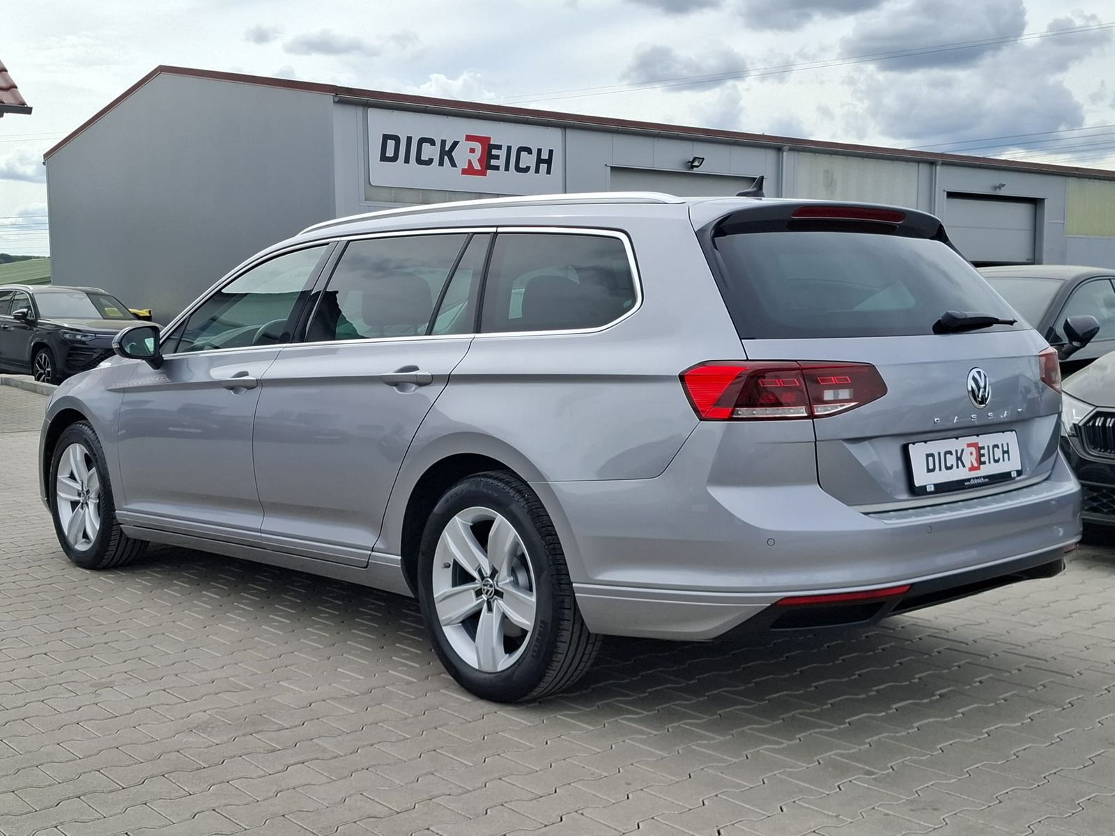 Fahrzeugabbildung Volkswagen Passat 2.0 TDI Business DSG PANO*AHK*ACC*KAMERA