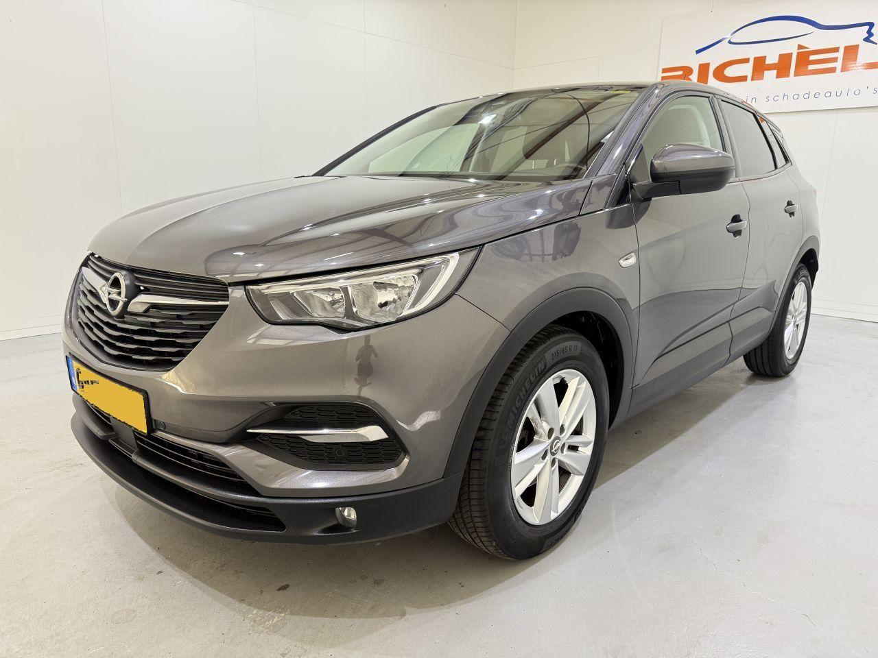 Opel Grandland X 1.2T Business Exe automatik