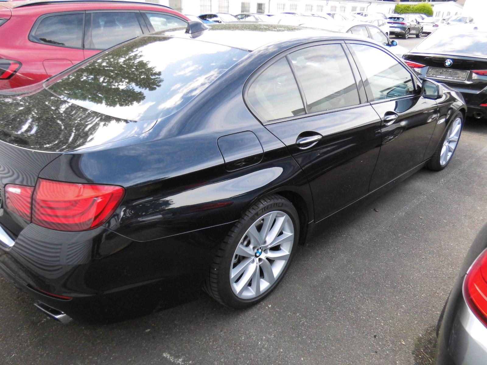 BMW 550 ixDrive Individual Vollausstattung Softclose