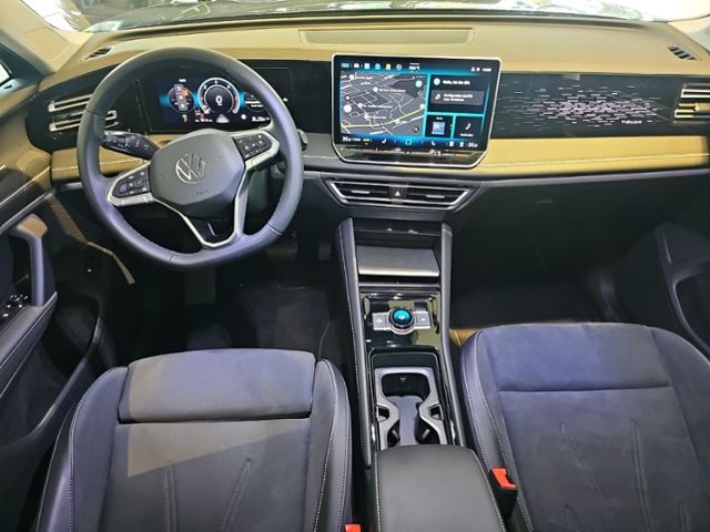 Fahrzeugabbildung Volkswagen Tiguan 2.0 TDI ELEGANCE 4MOTION NAVI KAMERA PARK