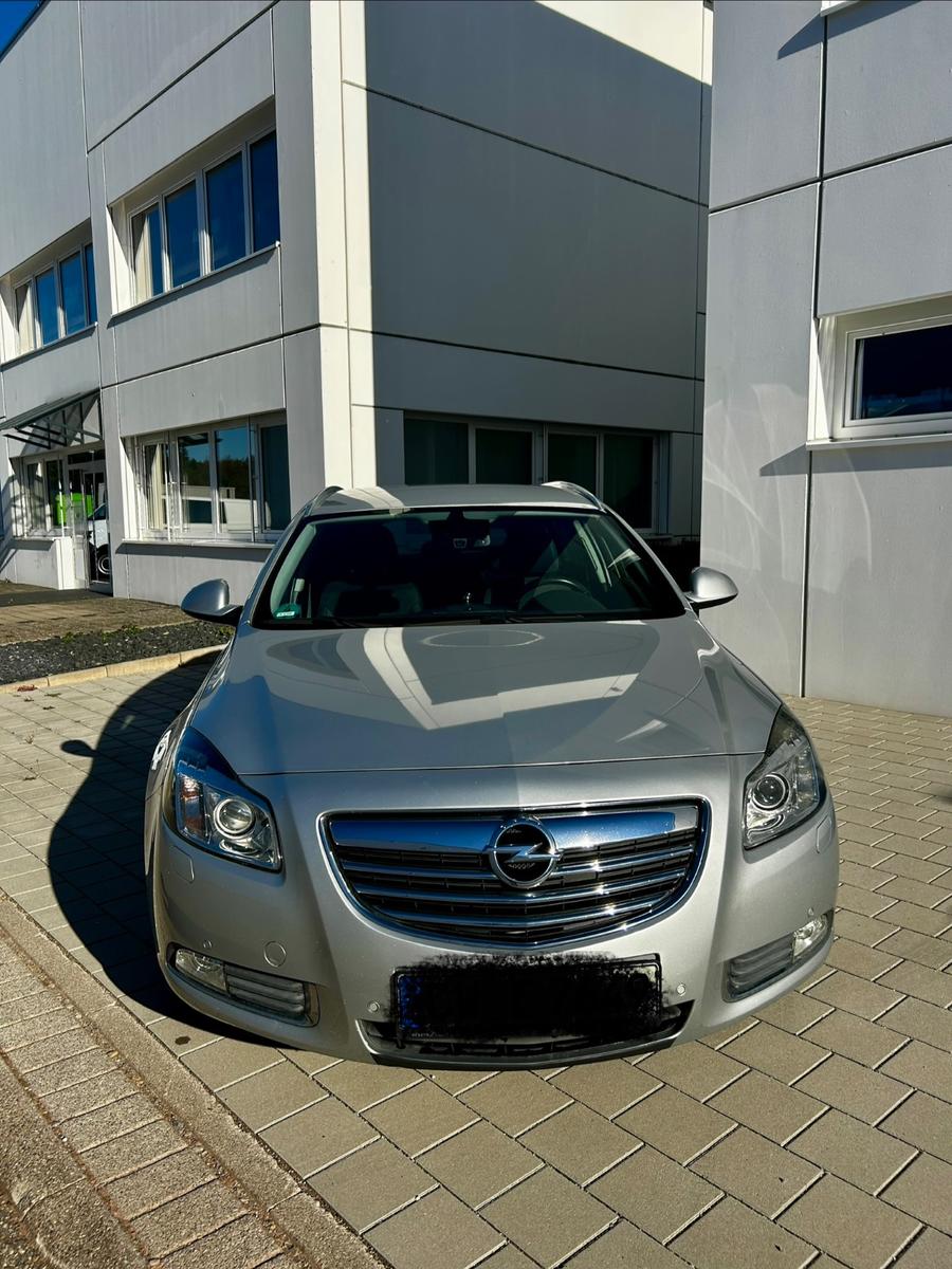 Opel Insignia 2011 — interior