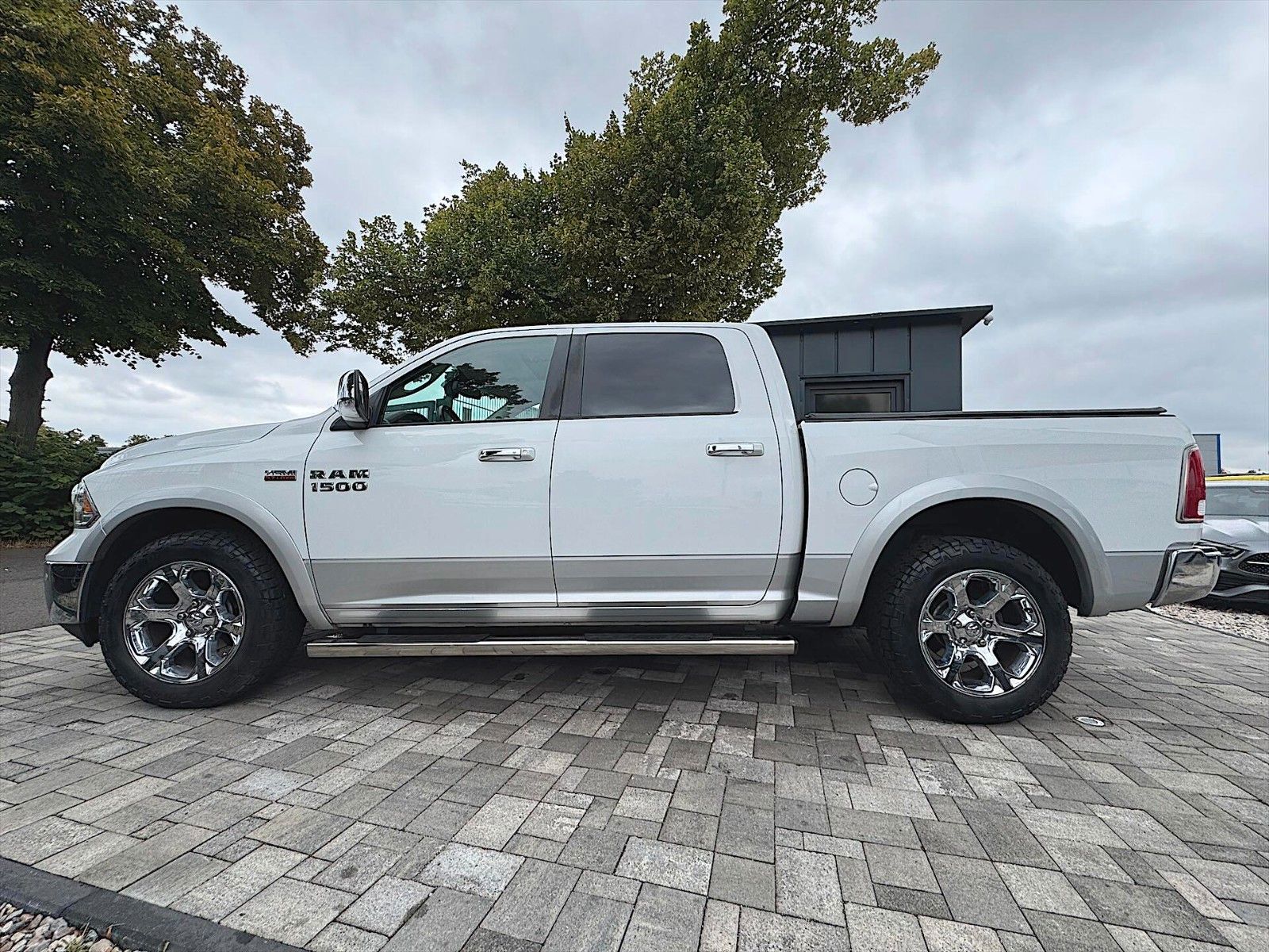 Fahrzeugabbildung Dodge RAM 5.7 V8 HEMI LARAMIE CrewCab 4x4 LPG  PRINS