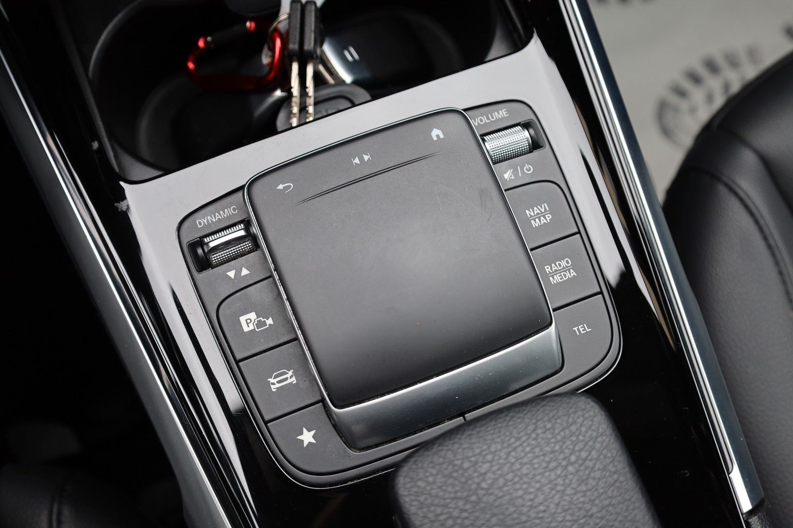 Fahrzeugabbildung Mercedes-Benz GLB 200 Progressive,Leder,Navi,LED,Kamera,AHK