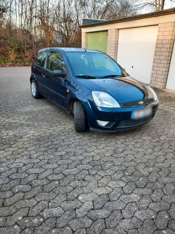 Ford Fiesta Eine Hand Neu TÜV