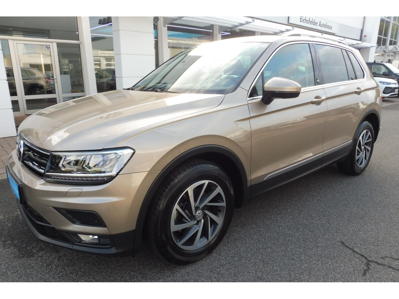 Volkswagen Tiguan 1.4 TSI Sound BMT foto 2