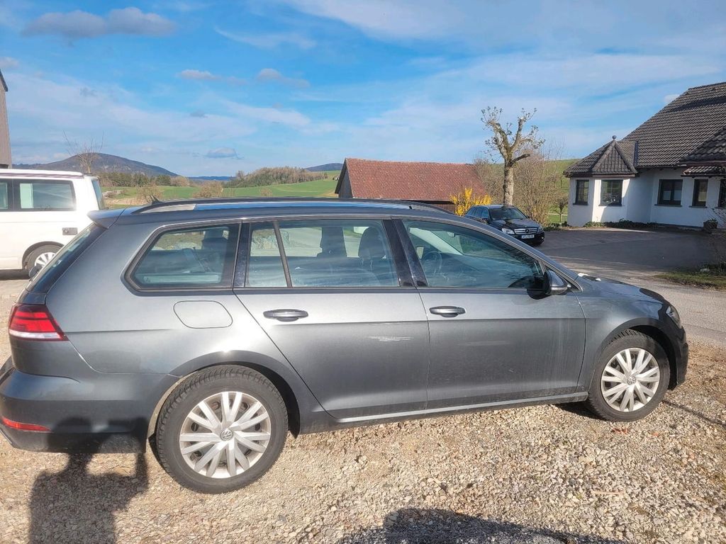 Image of Volkswagen Golf