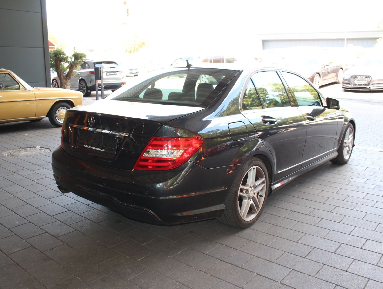 Fahrzeugabbildung Mercedes-Benz C 200 CGI BE AMG Line COMAND+HARMAN KARDON+GSD
