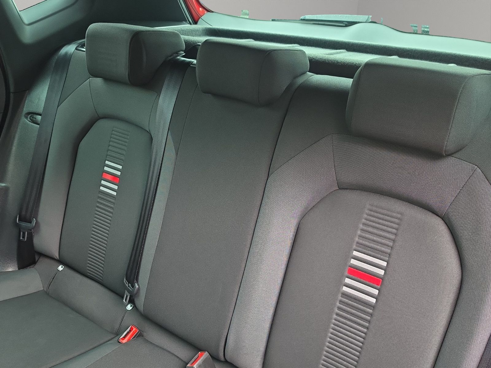 Fahrzeugabbildung SEAT Arona FR PDC SHZ AHK