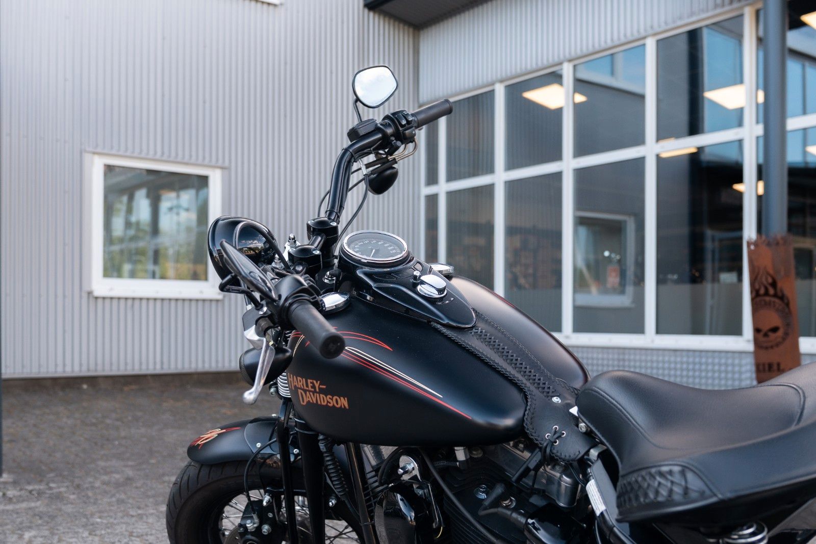 Fahrzeugabbildung Harley-Davidson FLSTSB Cross Bones 96 cui - Jekill - kurzes Heck