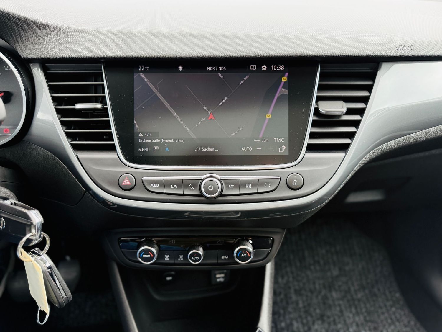 Fahrzeugabbildung Opel Crossland X 1,2 T ELEG., Navi, Panod, LED, RFK,