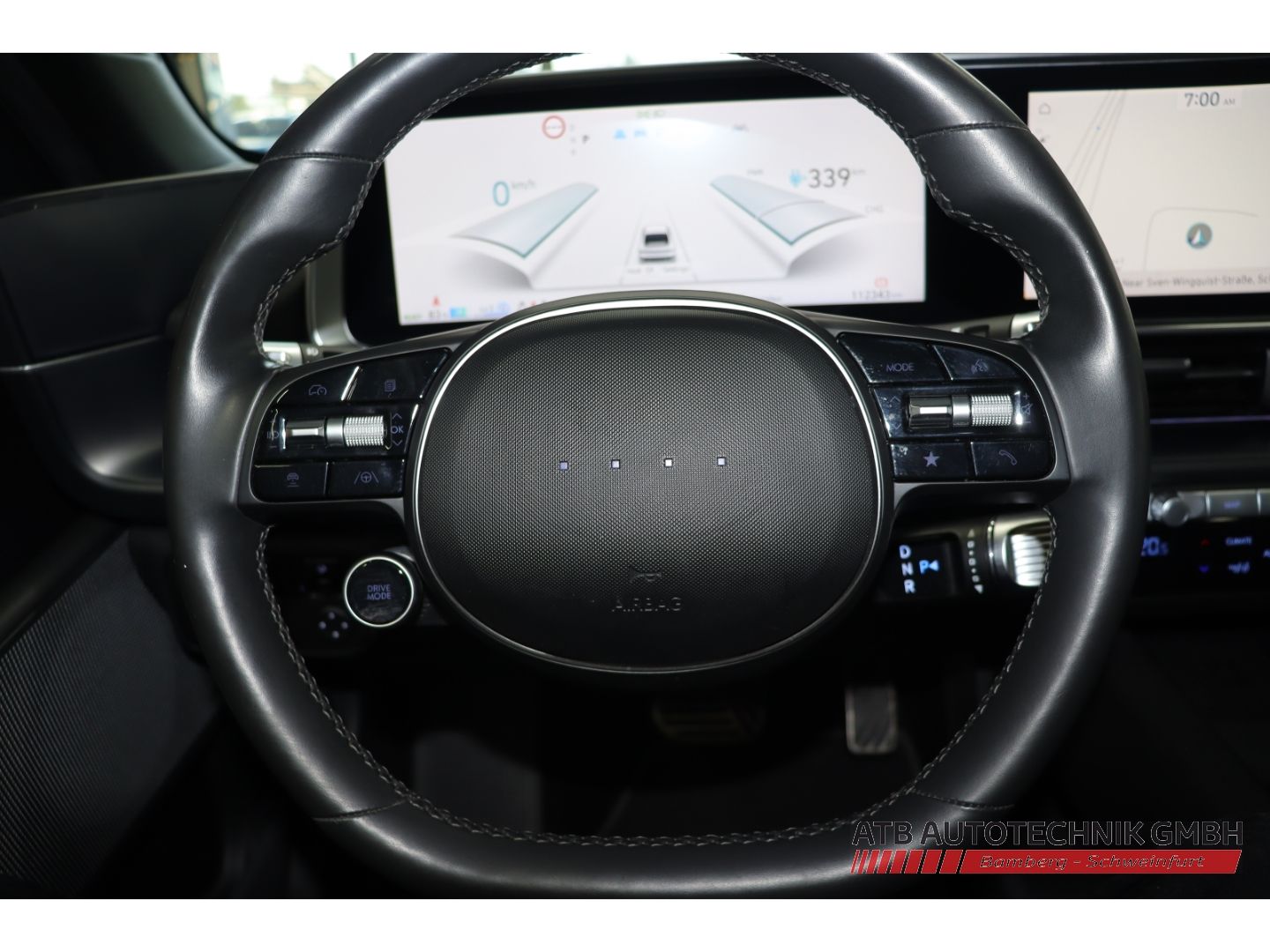 Fahrzeugabbildung Hyundai IONIQ 6 First Edition 77,4 kWh 4WD SOH 95,8% Nav