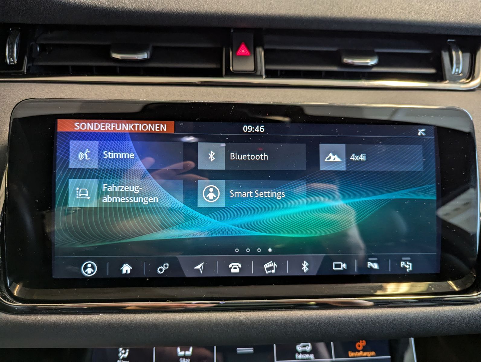 LAND ROVER Range Rover Evoque D180 R-Dynamic SE Pano HUD 20 - Image 33