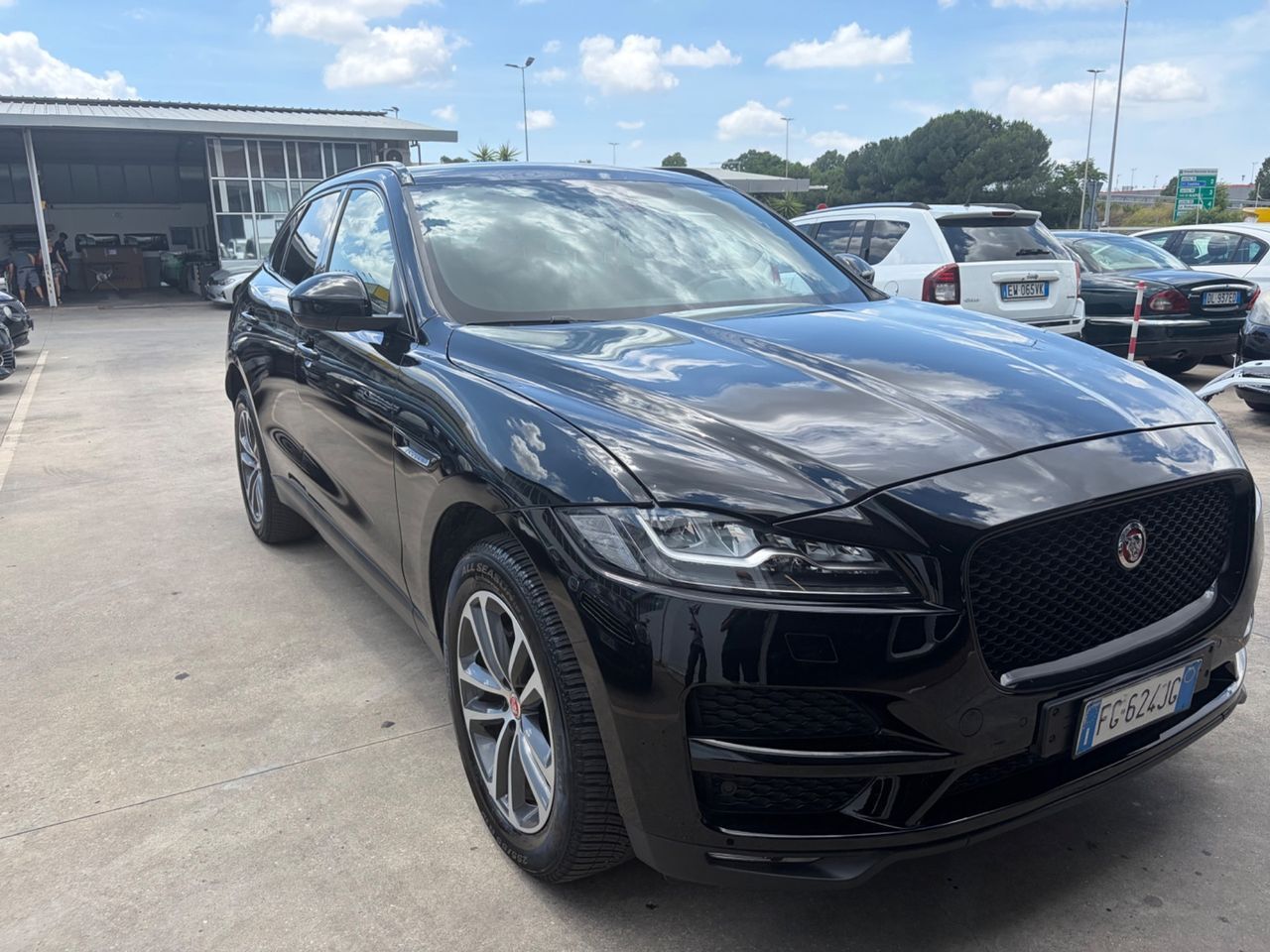JAGUAR F-Pace