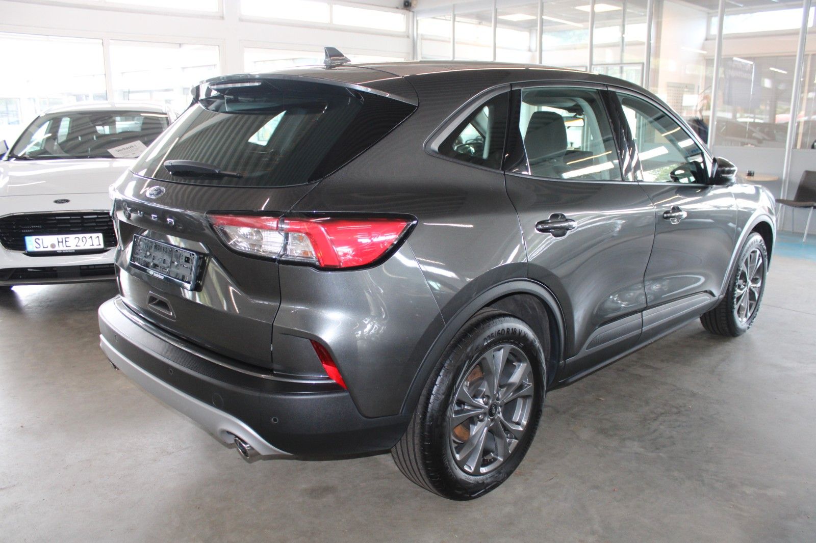 Fahrzeugabbildung Ford Kuga 1.5 EcoBlue Cool & Connect NAVI WinterPaket