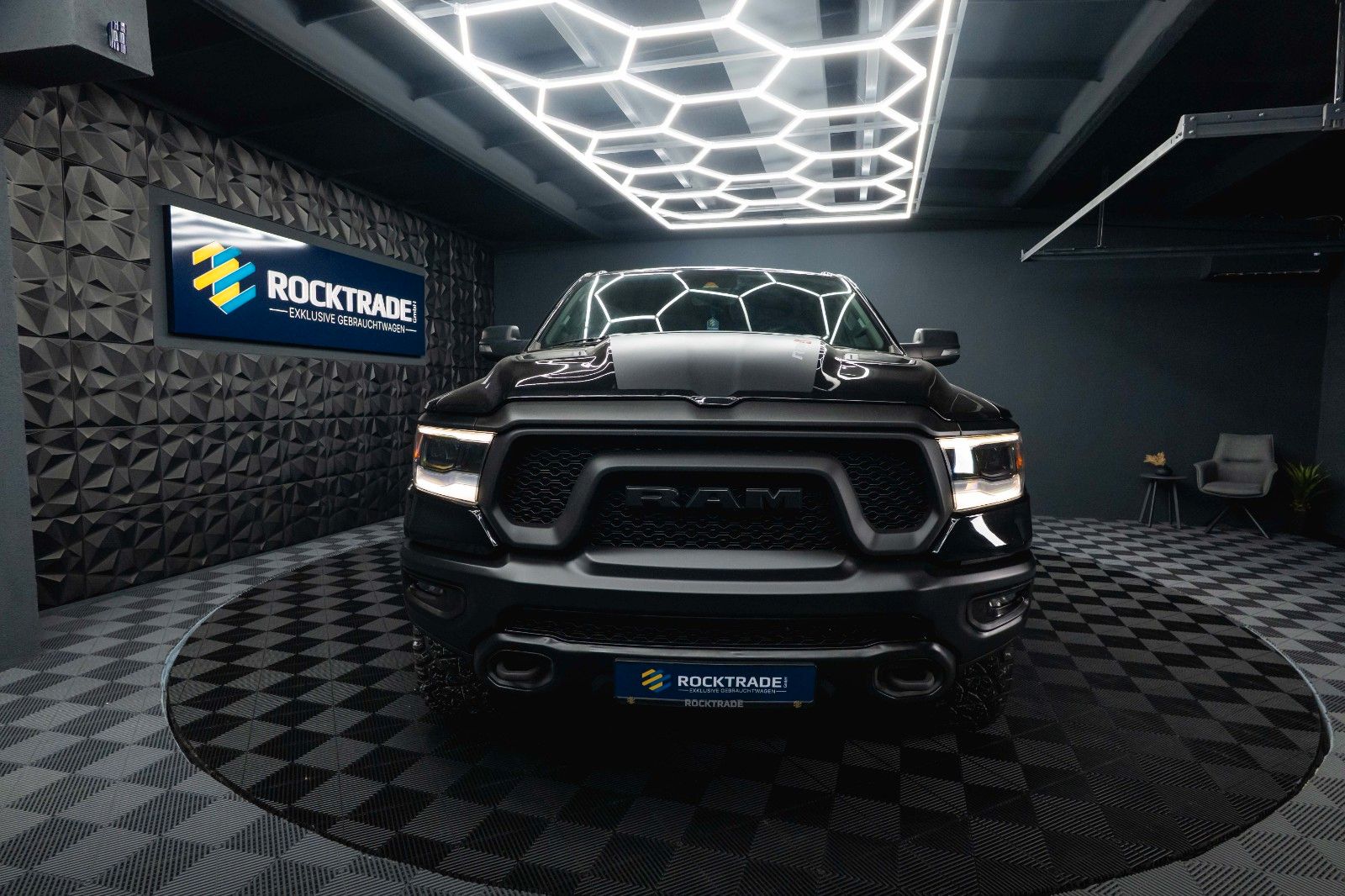 Fahrzeugabbildung Dodge RAM 5.7 V8 HEMI 4x4 REBEL OFFROAD Night AxleLock