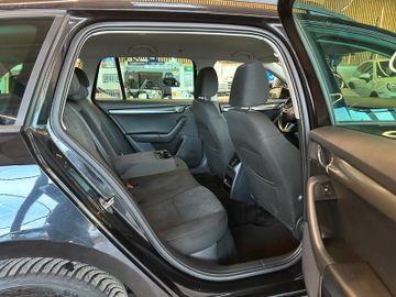 Skoda Octavia Combi Soleil *ACC*NAVI*PDC*SZHZ*APPLE*