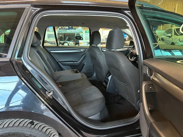 Skoda Octavia Combi Soleil *ACC*NAVI*PDC*SZHZ*APPLE*