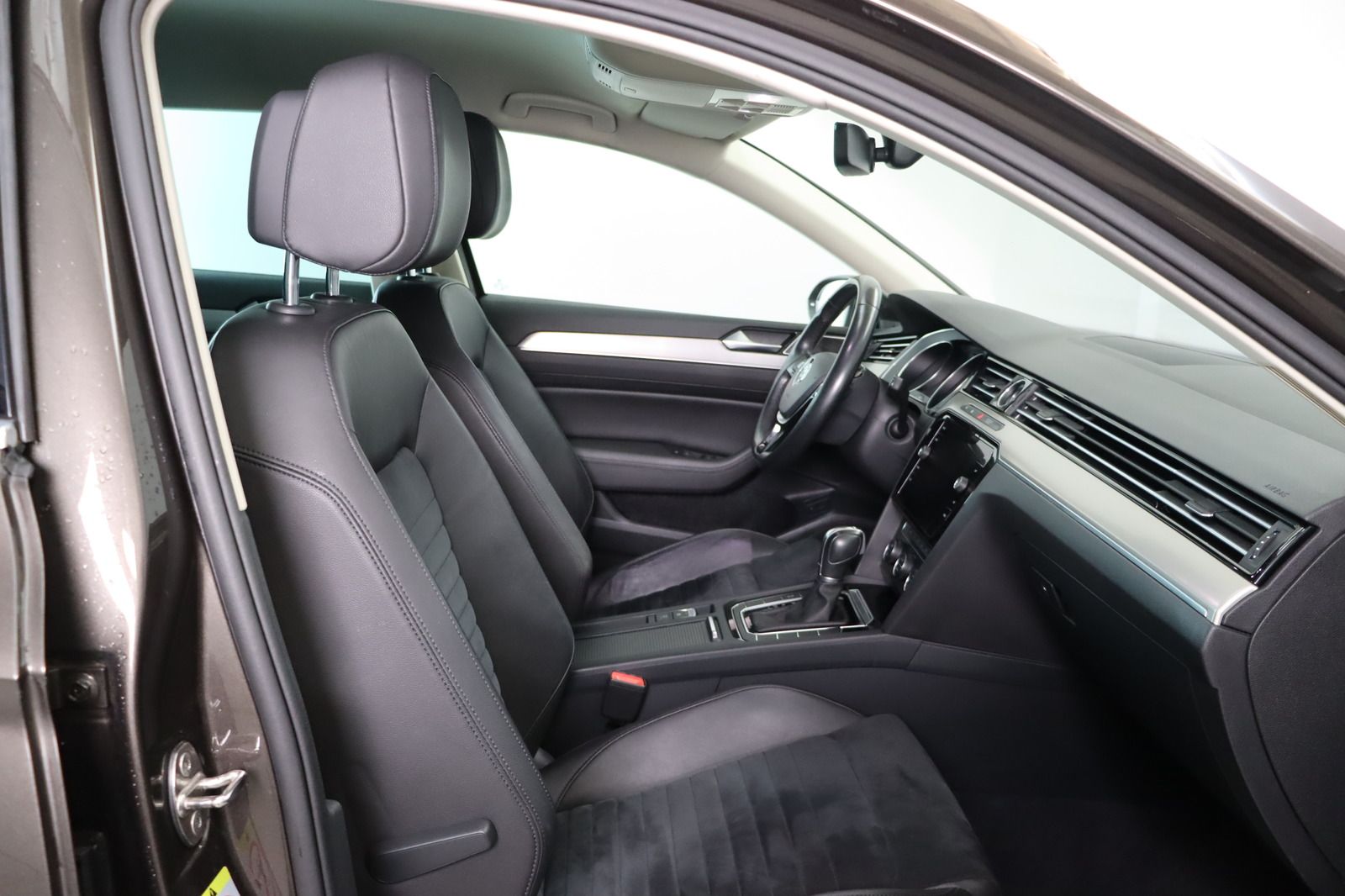 Fahrzeugabbildung Volkswagen Passat Variant 2.0 TDI Highline BlueMotion DSG