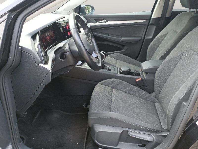 Fahrzeugansicht 8 Fahrzeugabbildung Volkswagen Golf VIII 1.5 TSI Life SMART-LINK+NAVI+LED-PLUS