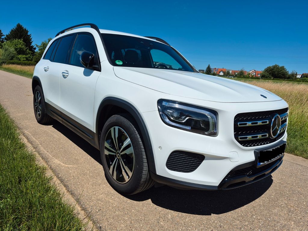 Image of Mercedes-Benz GLB 200