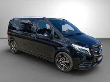 Mercedes V 220 - 4