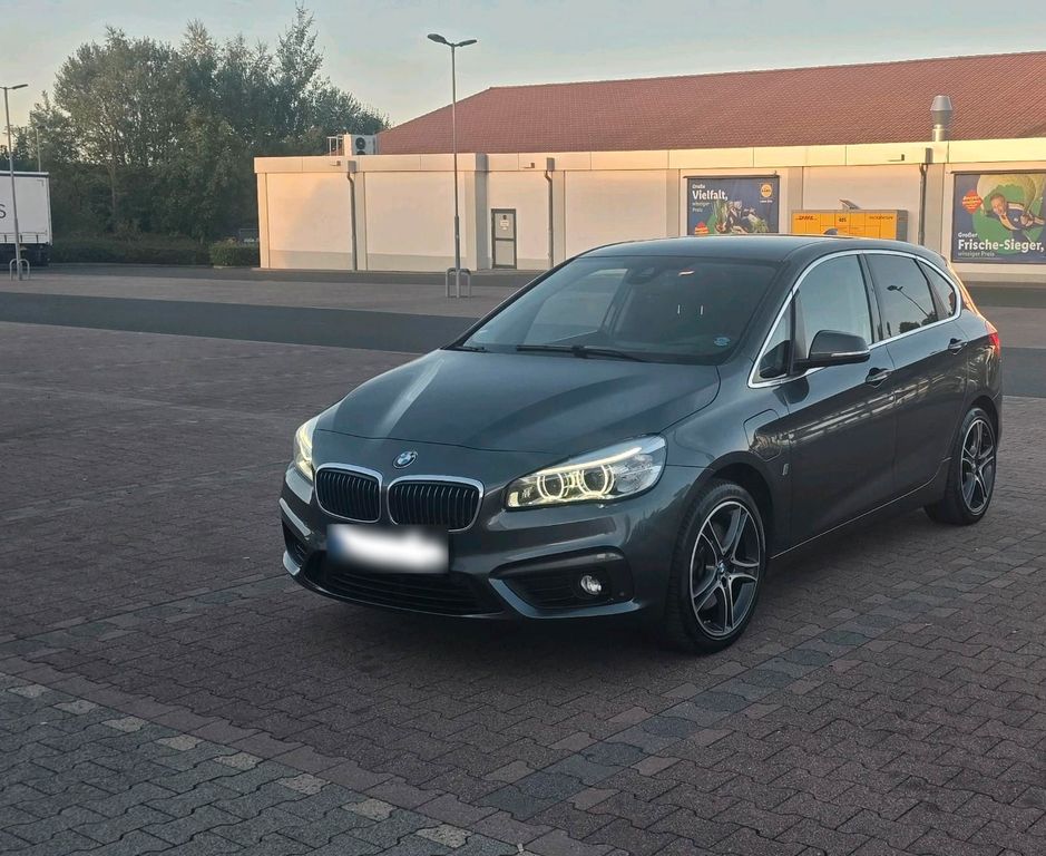 Image of BMW 225