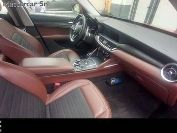 Alfa-Romeo Stelvio - 6