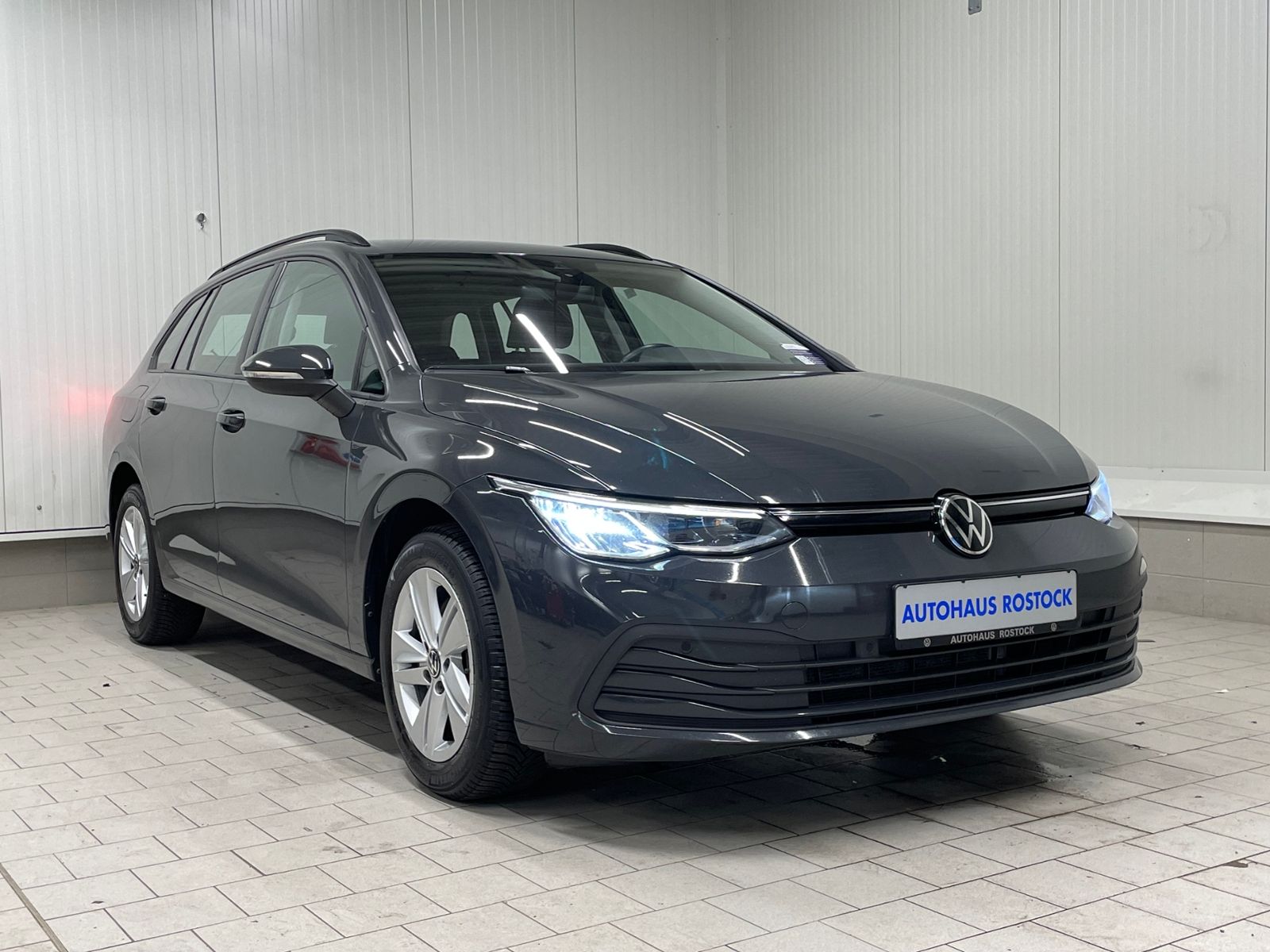 Golf VIII Variant Life 2.0 TDI DSG APP SHZ LED