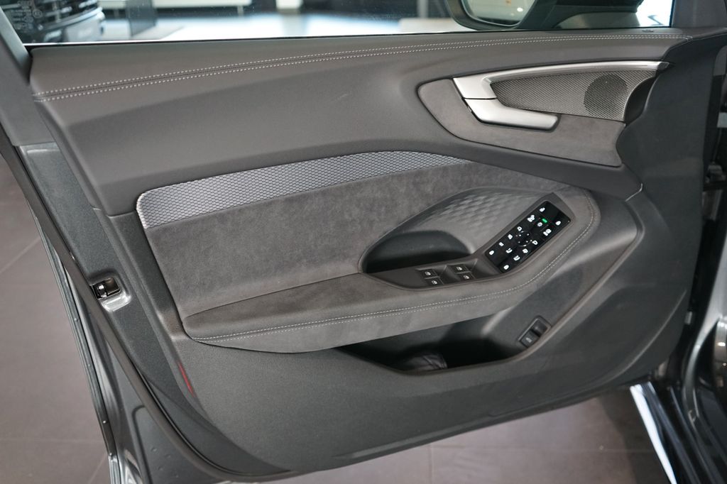 AUDI A5 Avant TDI quattro | S line | B&O| Pano AUDI A5 Avant TDI quattro | S line | B&O| Pano