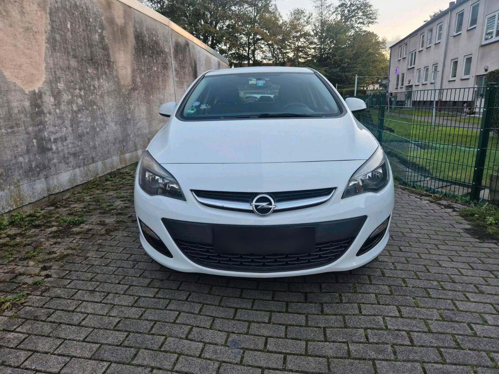 Opel Astra, 2013