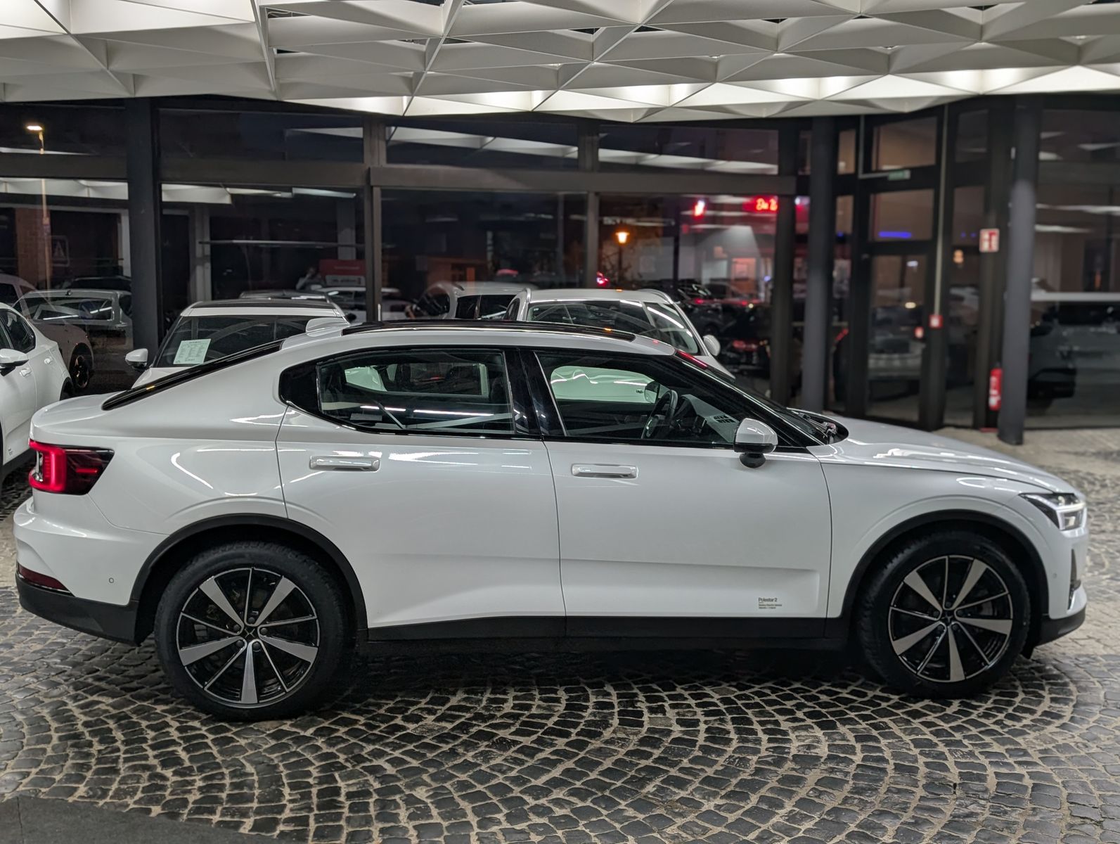 Fahrzeugabbildung Polestar 2 Range SoH 94% PILOT PLUS-PK PANO LED H&K WÄRME