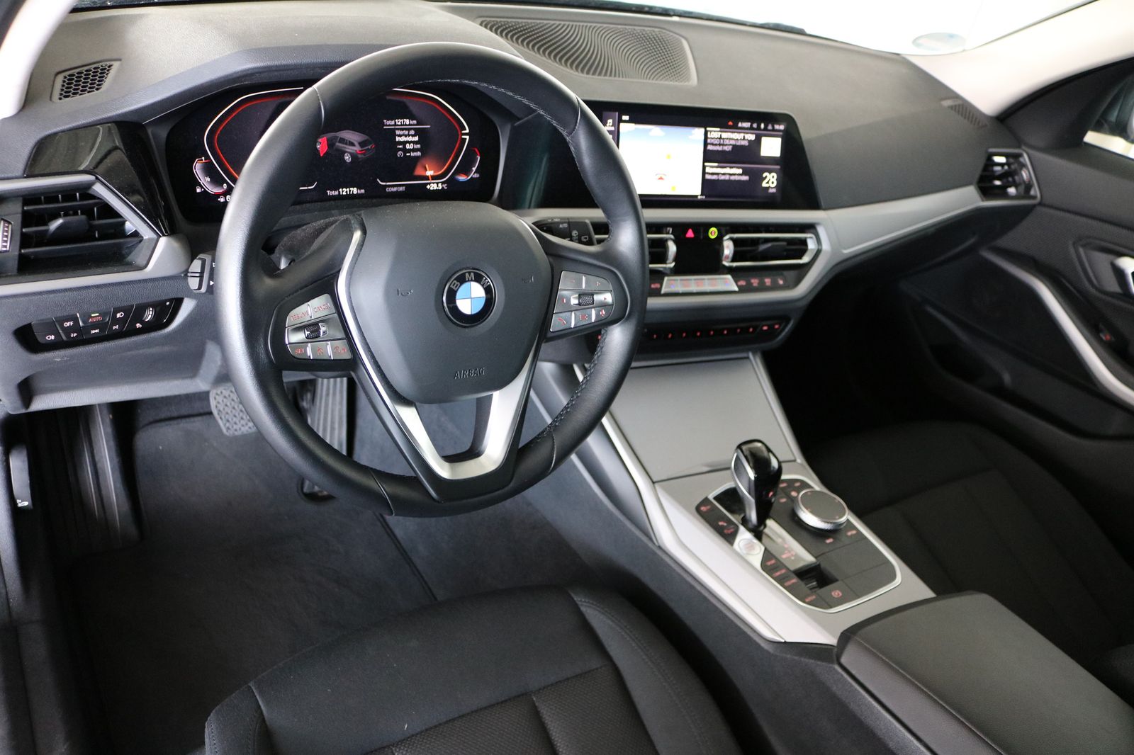 BMW 320i Touring, Live Cockpit, Driving,-u. Parking  foto 6