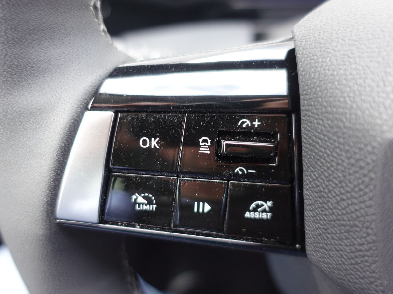 Fahrzeugabbildung Opel Astra 1.2Turbo Edition Allwetter,SHZ,Kamera,PDC