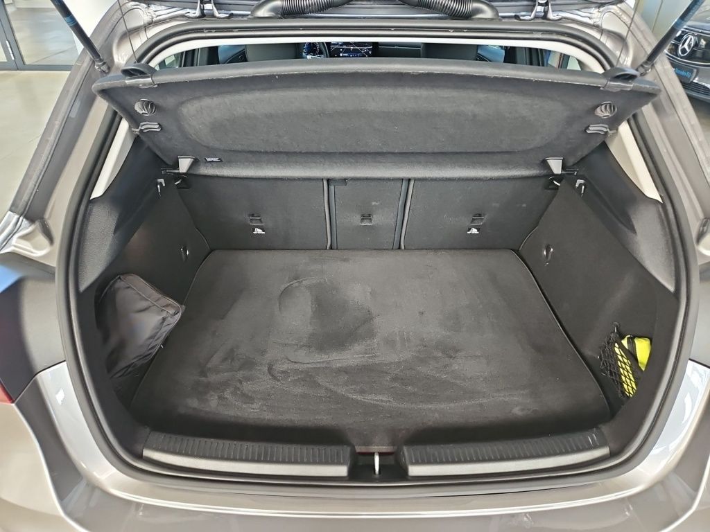 Fahrzeugabbildung Mercedes-Benz A250e Progressive Totwi. LED SHZ Tempomat KAM