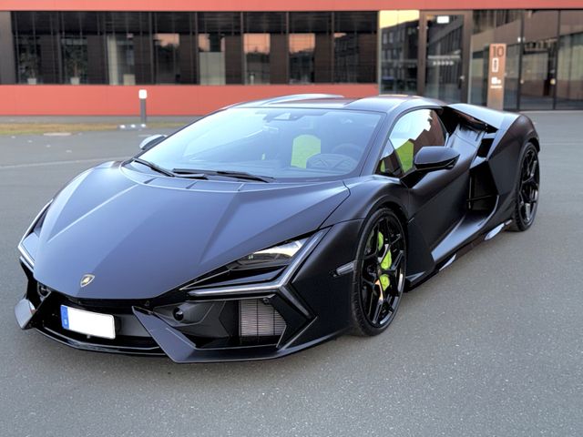 LAMBORGHINI Revuelto