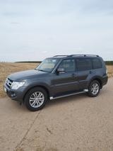 Mitsubishi Pajero 3,2 DI-D 4WD Instyle Automatik Instyle - graue Mitsubishi Pajero