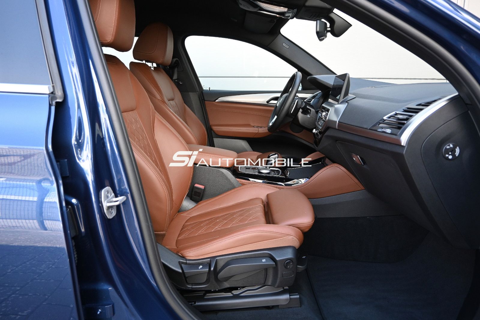 Fahrzeugabbildung BMW X4 xDr.30d °ACC°AHK°IND.MERINO-LEDER°STANDHEIZ.°