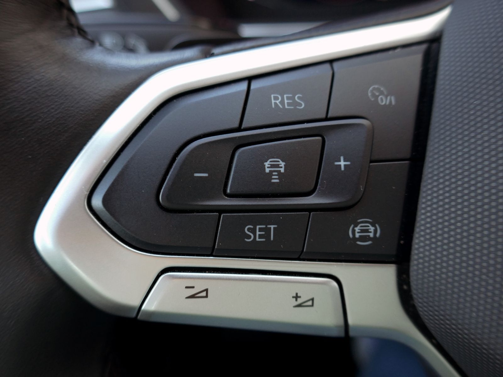 Fahrzeugabbildung Volkswagen Tiguan Allspace Life 1.5 TSI DSG | LED AHK ACC